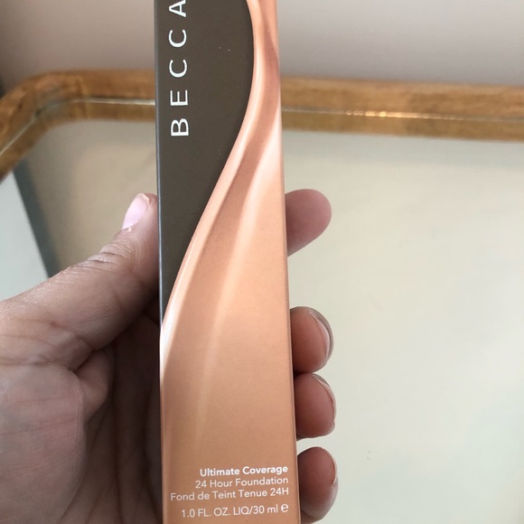 Becca ultimate coverage 24 hr foundation - Picture 2 of 4